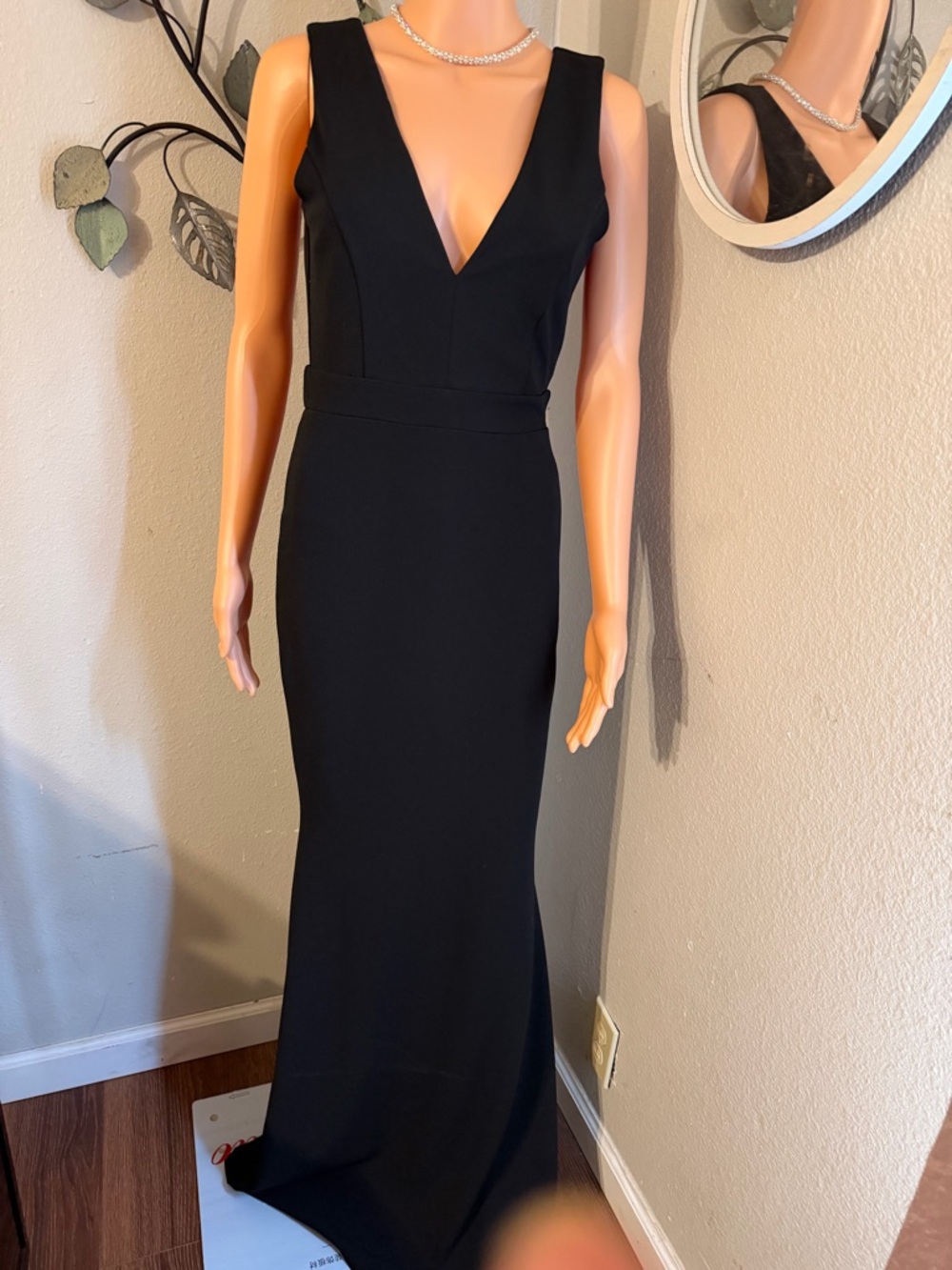 Windsor Black Backless V-Back Sheath Dress